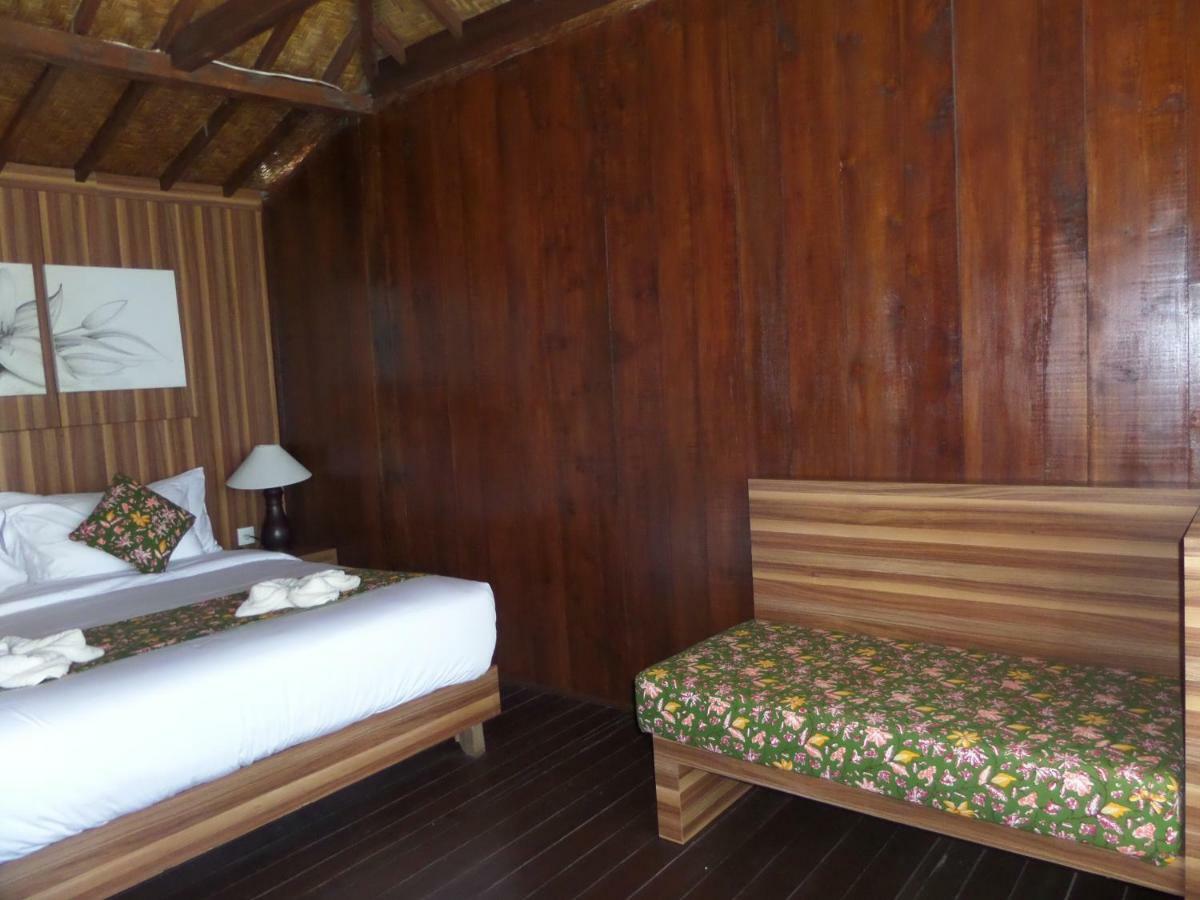 Mangrove Paradise Retreat レンボンガン島 エクステリア 写真